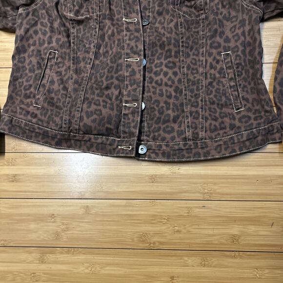 Torrid Womens XXL Size 2 Leopard Denim Trucker Jacket Pockets Mobwife Streetwear - Picture 4 of 8